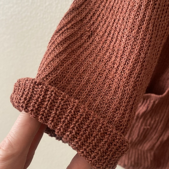 beautiful cardigan by UNI QLO size XL very lightweight and great - Picture 4 of 5